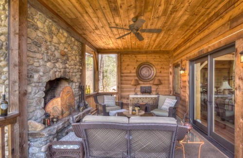 The Arbor House | Home on the shores of Lake James in Gated Arbors Community