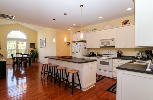 Emerald Isle House | Home with golf cart,community pool,easy access,Spinnakers Reach community