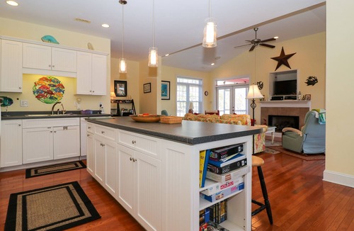 Emerald Isle House | Home with golf cart,community pool,easy access,Spinnakers Reach community