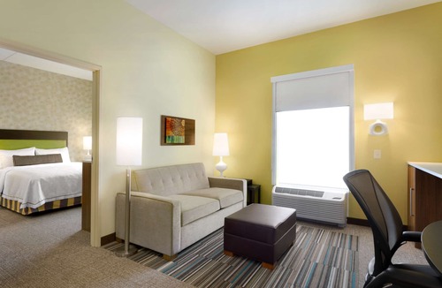 Executive Park Hotel | Home2 Suites by Hilton Charlotte Airport