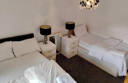 Cradley House | HomesRentals