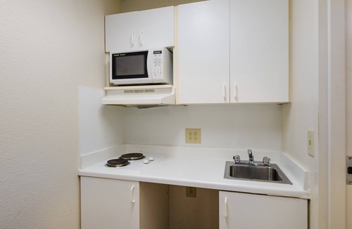 Winston - Salem Hotel | HomeTowne Studios by Red Roof Winston-Salem - University Pkwy