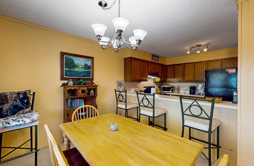Banner Elk Condo | Homey condo with great ski slope & sunset view, pool, hot tub & fireplace