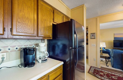 Banner Elk Condo | Homey condo with great ski slope & sunset view, pool, hot tub & fireplace