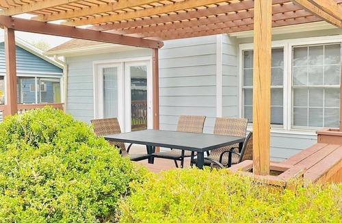 Piney Green House | HOMEY COTTAGE MINUTES FROM BASE GATES