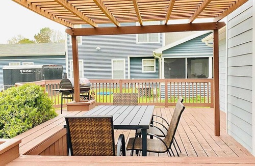 Piney Green House | HOMEY COTTAGE MINUTES FROM BASE GATES