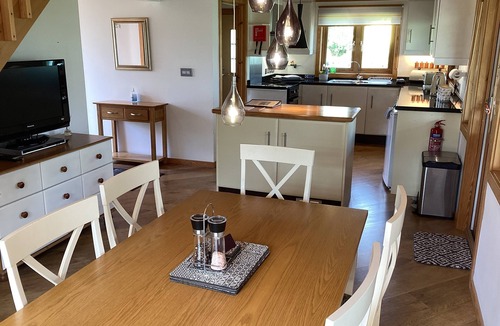 Hopton Cabin | Honeypot Lodge Scandinavian Style, on-site golf course.