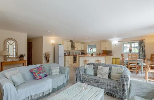 Oasby House | Honeysuckle Cottage
