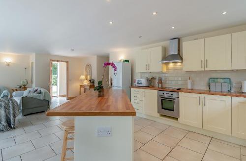 Oasby House | Honeysuckle Cottage