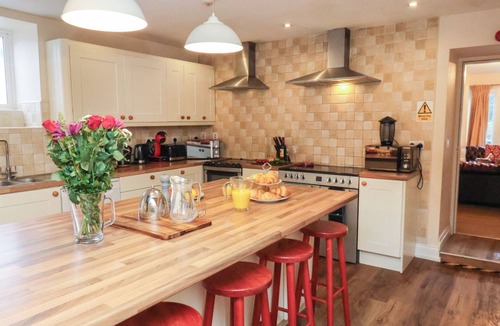 Reighton Cottage | HONEYSUCKLE, pet friendly, with hot tub in Filey