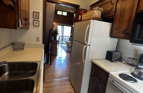 Highlands Hills Cabin | Hoot Owl Hollow-easy access and a great view!