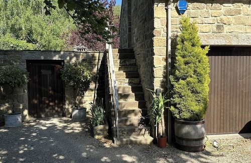 Grindleford Bridge Apartment | Hope Valley - Studio - Sleeps 2 - Parking