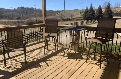 Horse Shoe House | Horse Friendly Barn Apartment with central location to hiking biking brewery’s