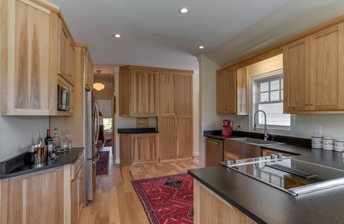 Columbus House | Horseshoe Hill | 10 Minutes to TIEC | Stables and Pasture Available Upon Request