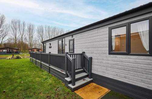 Allerthorpe Ski Chalet | Host & Stay | Black Moorhen Lodge