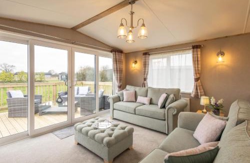 Pickering Ski Chalet | Host & Stay - Fieldview Lodge, Ashdown Retreat