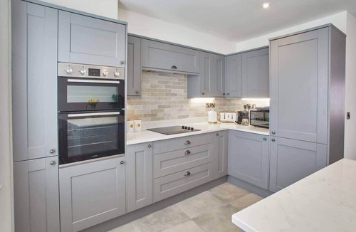 Whitby House | Host & Stay | Lemonade Arch