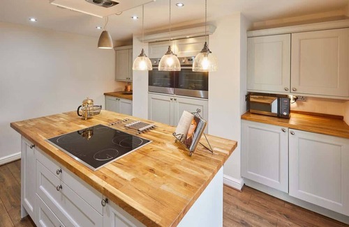 West Cliff House | Host & Stay | One Mulgrave Place