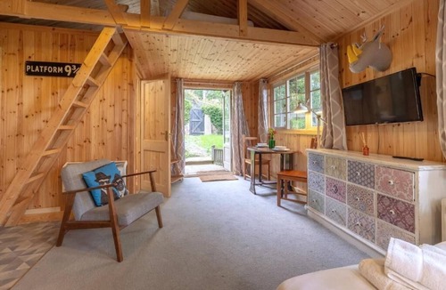 Brighton City Centre Cabin | Host & Stay | The Eco Cabin