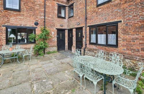 Hempton House | Host & Stay - West Barn