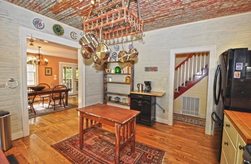 Hot Springs House | Hot Springs Creek House-Hot tub-Room for everyone!