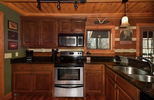 Banner Elk Cabin | ☆ Hot Tub ☆ 3 Kings ☆ Rustic ☆ Luxury ☆ Fireplace