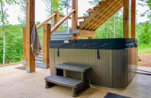 Hickory House | Hot Tub and Dock Lakefront Connelly Springs Escape