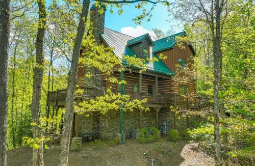 Franklin House | Hot Tub and Fire Pit Secluded Gem in Franklin