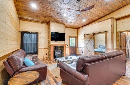 Unaka House | Hot Tub and Mtn Views Pet-Friendly Englewood Cabin