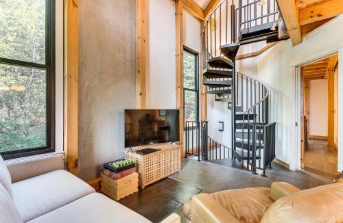 Old Fort House | Hot Tub and Mtn Views Modern Old Fort Hideaway!