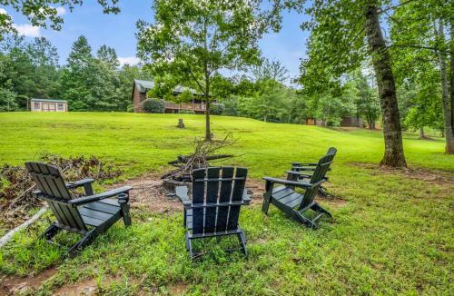 Vein Mountain House | Hot Tub - Cabin Retreat -Firepit - Lake Lure - Chimney Rock