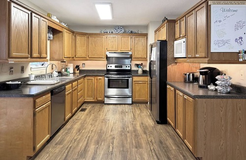 Vass House | Hot tub, Firepit, BBQ, Full kitchen, SmartTV, King,Pet