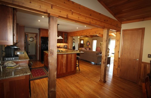 Jefferson Cabin | Hot Tub + Fireplace = The Perfect Sept Getaway @ The Ponderosa