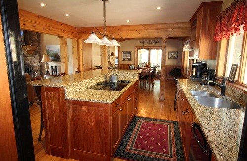 Jefferson Cabin | Hot Tub + Fireplace = The Perfect Sept Getaway @ The Ponderosa