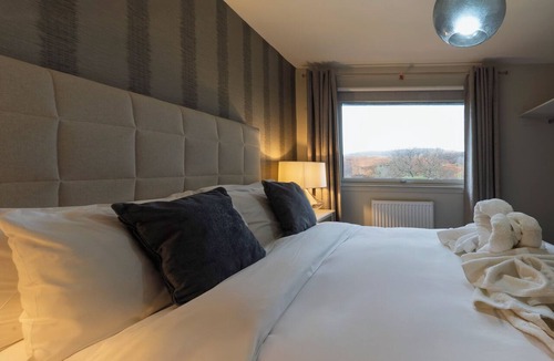 Taynuilt Cabin | Hot tub lodge with stunning view