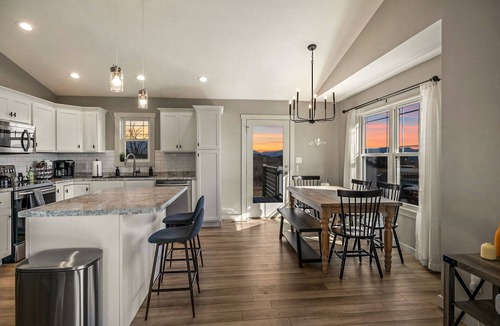 Leicester House | Hot Tub Mtn Views 15 Min to Asheville
