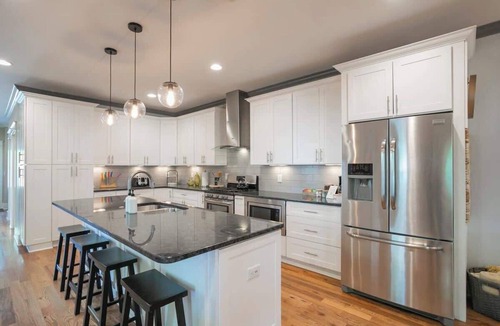 Inglewood House | Hot Tub Oasis|Arcade + Patio|Near Broadway|Parking