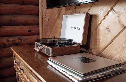 Black Mountain Cabin | Hot tub Sauna Fire pit Pool Table Arcade Games Relax in Black Mtn/Asheville