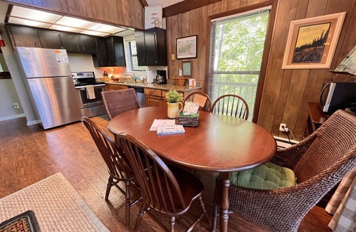 Almond House | HOT TUB, Swimming/Fishing Lake, Mountain ViewsnnThe Happy Appalachian