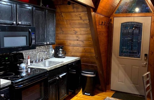 Wolf Laurel Cabin | HOT TUB, Unique A-Frame Cabin, Walk to ski resort