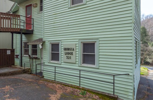 Montreat House | House ∙ 10 bedrooms ∙ 30 guests