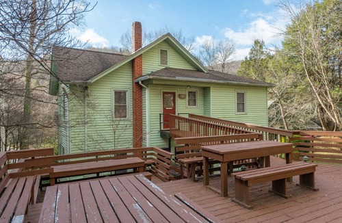 Montreat House | House ∙ 10 bedrooms ∙ 30 guests