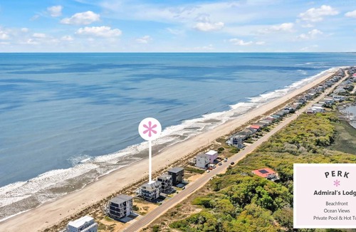 Oak Island House | House ∙ 13 bedrooms ∙ 38 guests