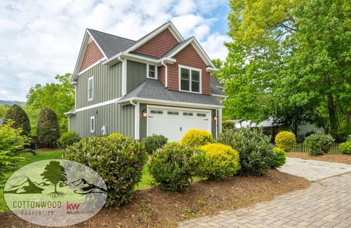Black Mountain House | House ∙ 2 bedrooms ∙ 4 guests