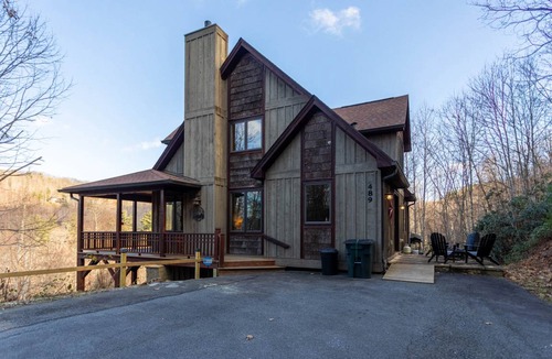 Elk Park House | House ∙ 2 bedrooms ∙ 6 guests