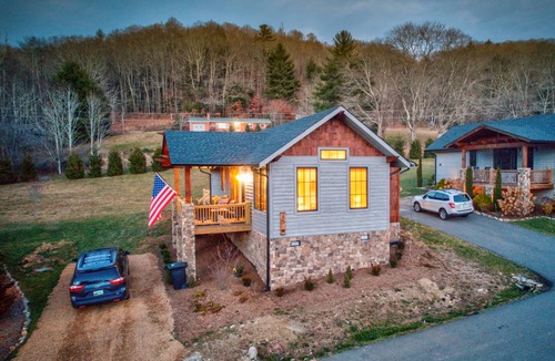 Banner Elk House | House ∙ 2 bedrooms ∙ 4 guests