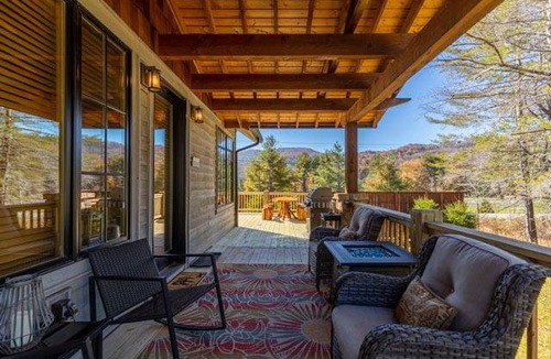 Elk Park House | House ∙ 2 bedrooms ∙ 5 guests