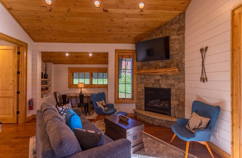 Elk Park House | House ∙ 2 bedrooms ∙ 5 guests