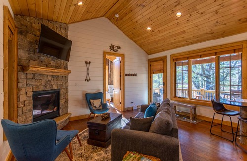 Elk Park House | House ∙ 2 bedrooms ∙ 5 guests