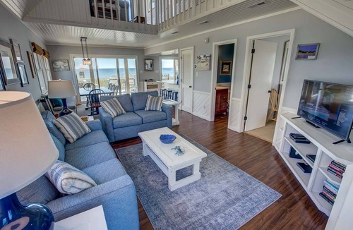 Kill Devil Hills House | House ∙ 3 bedrooms ∙ 8 guests